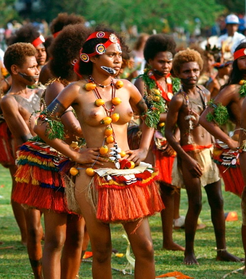 パプアニューギニア原住民族